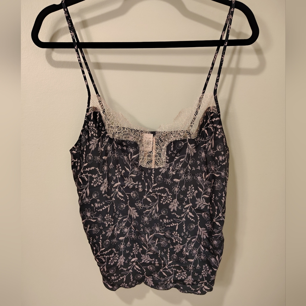 Victoria's Secret Cami (12/17) NWT